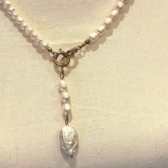 Pearl and Paperclip Chain Necklace Double Señorita Clasp GoldTone Long Lariat - Picture 3 of 15